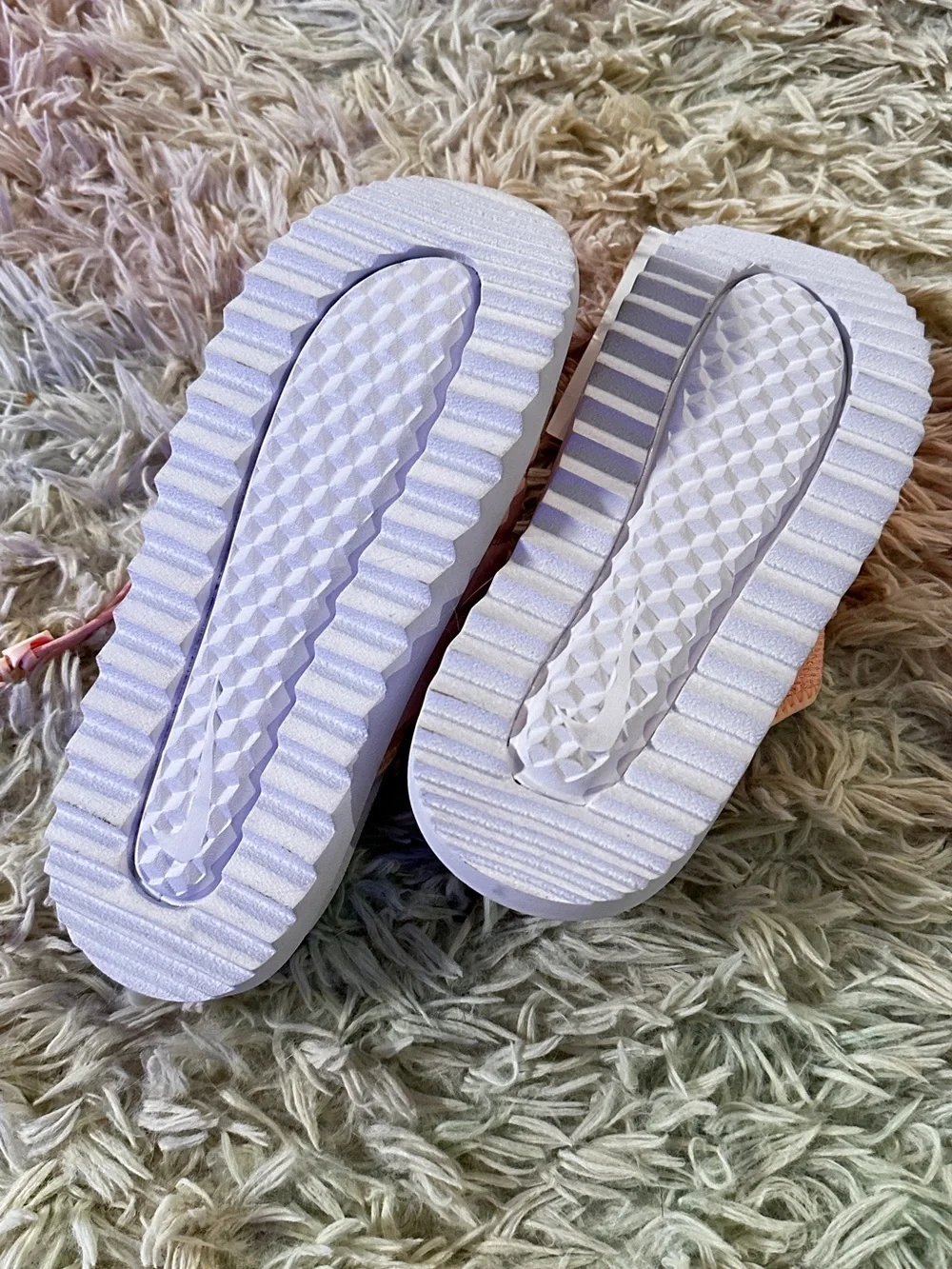NWT Nike Women's Asuna Slide Sandals in White and Washed Coral Size 7